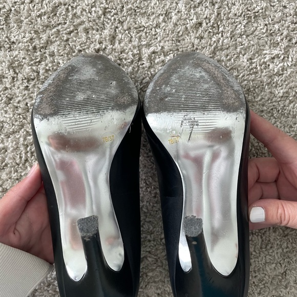 Jessica Simpson Black Heels - Picture 4 of 5